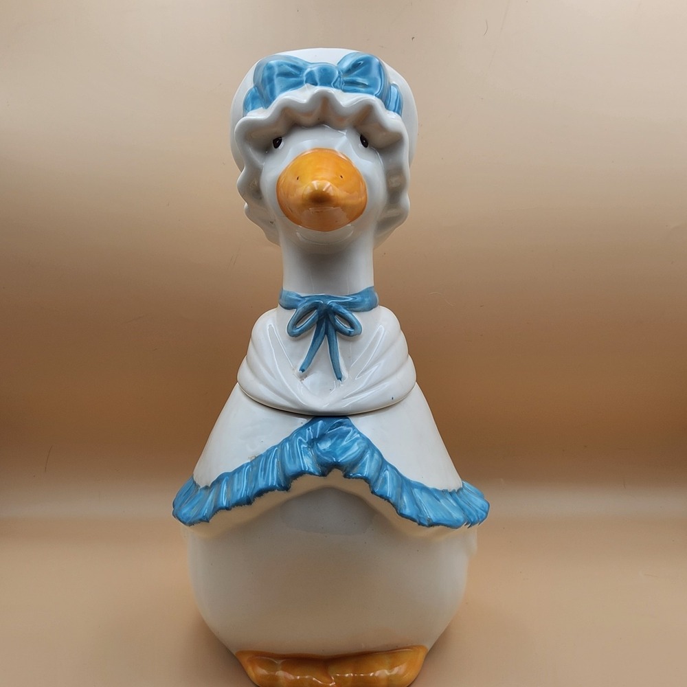 Vintage Metlox Cookie Jar Blue Ribbon Bonnet Country Lucy Goose Cottagecore USA